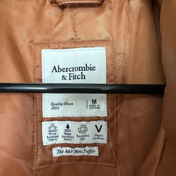 The A&F Mini Puffer - Picture 4 of 5